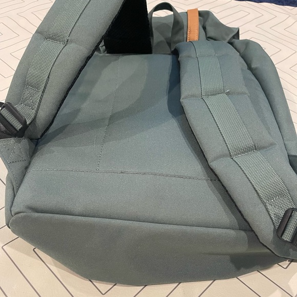 Herschel Retreat Computer Backpack - Picture 10 of 14